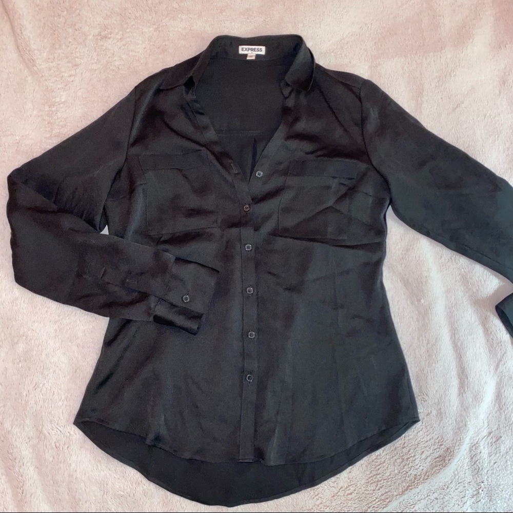BLACK EXPRESS BUTTON DOWN